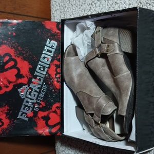 Fergalicious Reese, Doe 10m